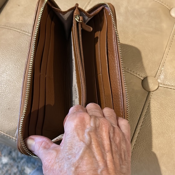 Michael Kohr saddleback, brown leather, zipper closure inside zipper - Picture 7 of 8